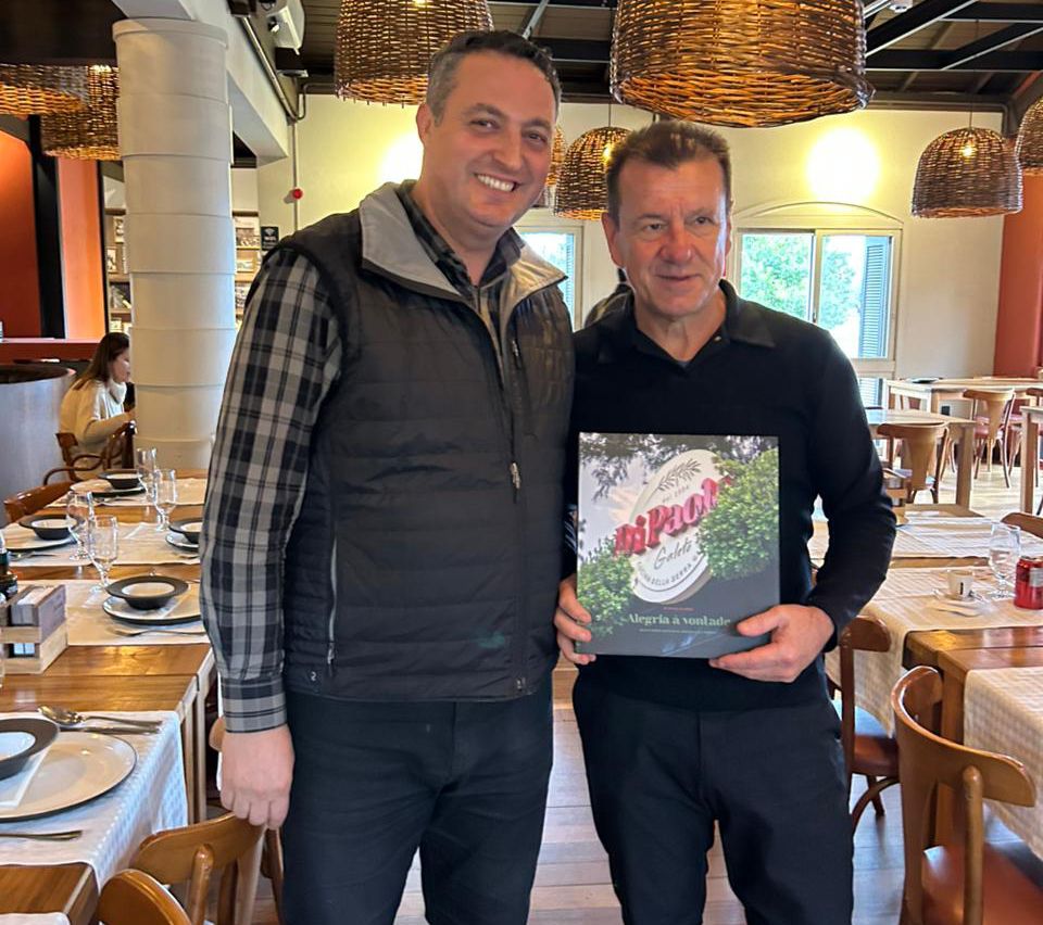 De passagem por Bento, Capitão do Tetra Dunga almoça no Di Paolo