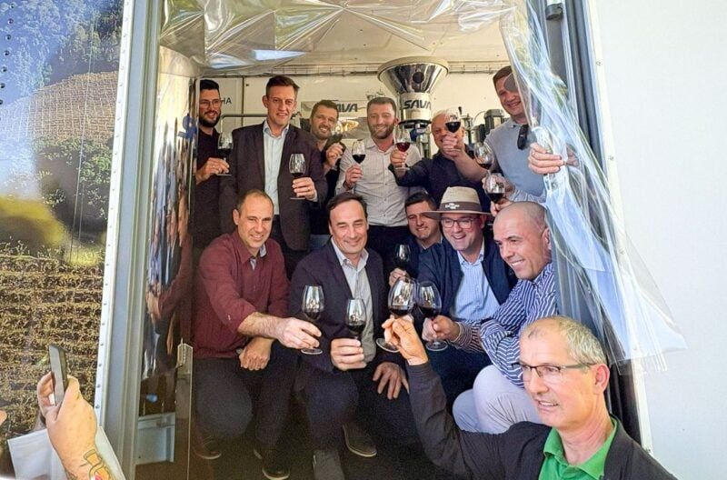 Começa a operar em Bento Gonçalves a “fábrica de vinhos sobre rodas”