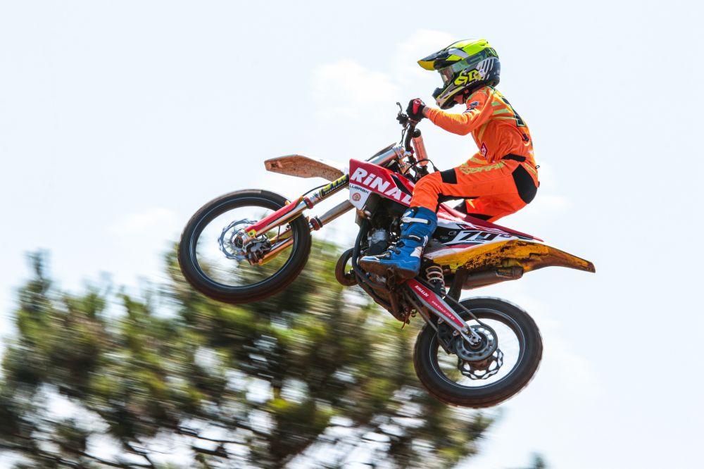 Piloto da Rinaldi conquista dois títulos no Gaúcho de Motocross