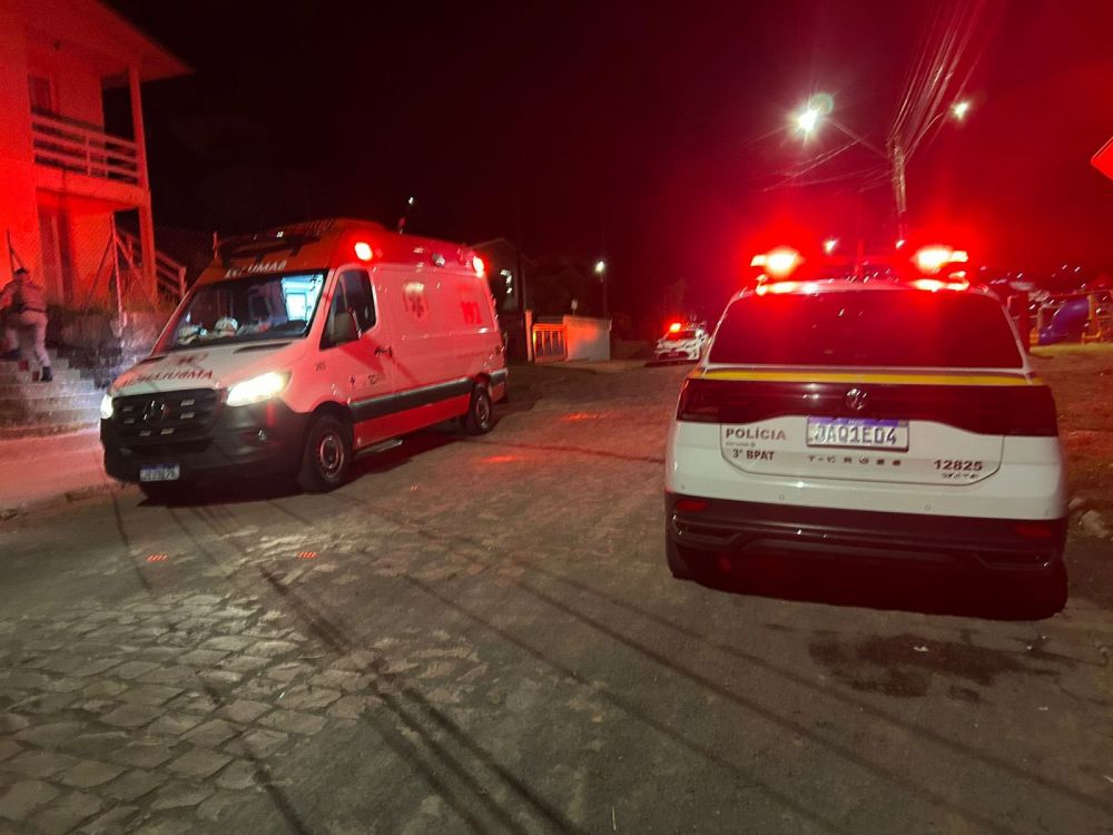 Jovem de 19 anos é baleada na cabeça após invasão a residência em Carlos Barbosa