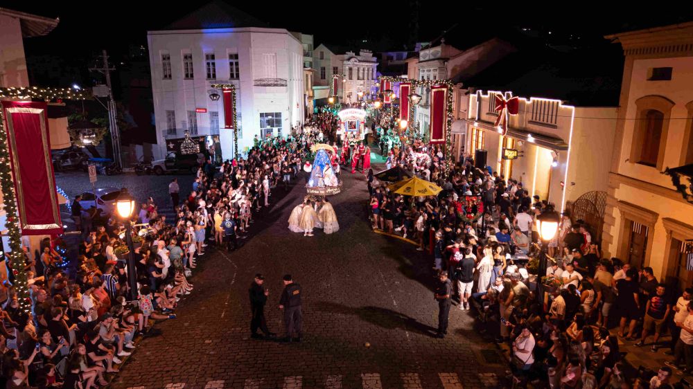Desfile Cênico de Natal deve lotar a rua Buarque de Macedo neste domingo