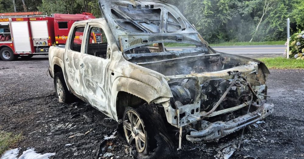 Família que ia ao litoral escapa ilesa durante incêndio na BR 470