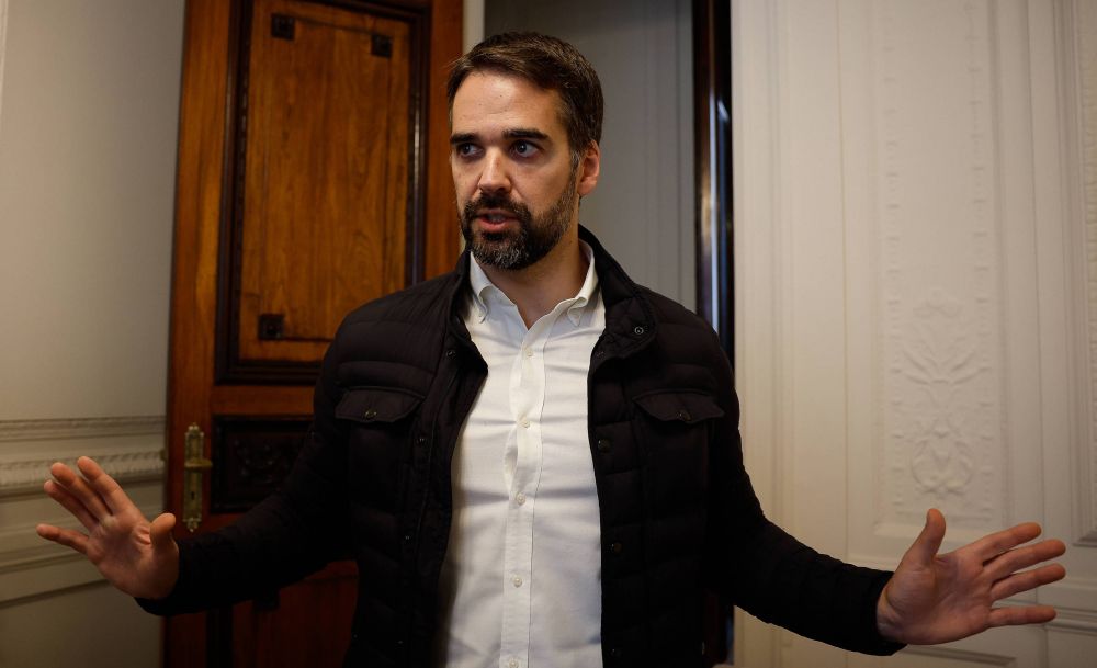 Eduardo Leite condena ação dos EUA e diz que intervenção militar é “inaceitável”