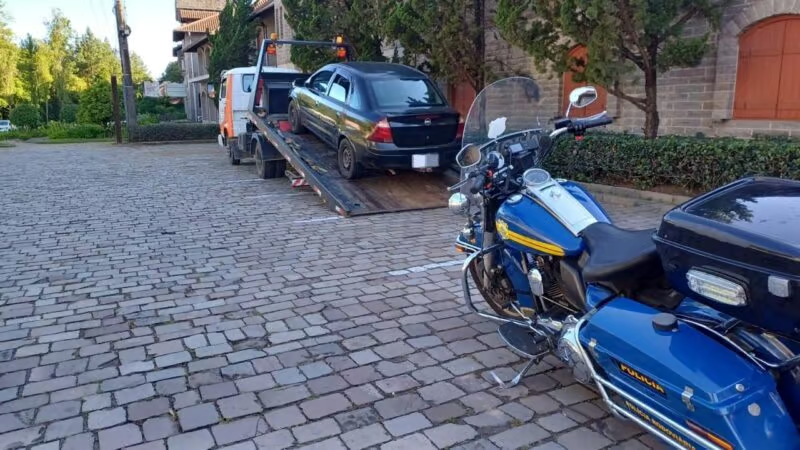 Carro “campeão de multas” é parado na BR-470. Ele tinha mais de 225 infrações