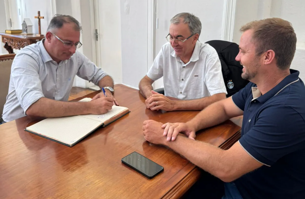 Vereador Anderson Zanella assume Prefeitura de Bento Gonçalves