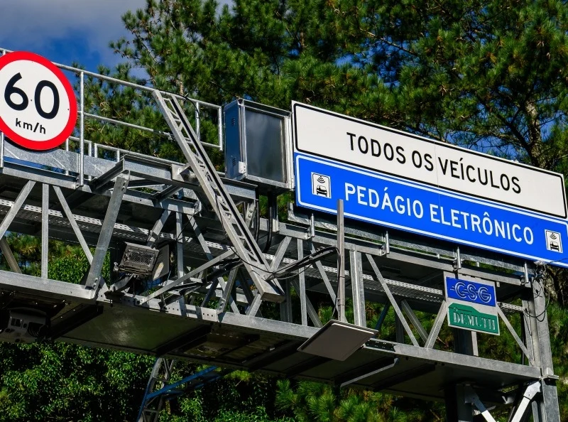 Valor do pedágio Free Flow deve subir nas rodovias da Serra na próxima semana