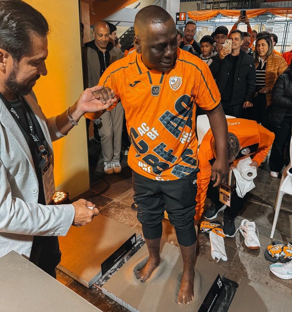 Choco é imortalizado na Calçada da Fama do Carlos Barbosa Futsal