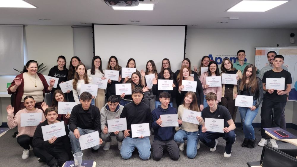 Projeto gratuito abre inscrições para preparar jovens ao mercado de trabalho