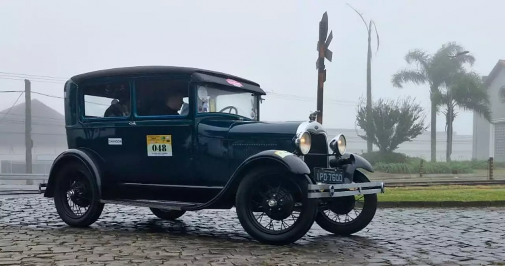 Mais de 120 relíquias transformam o Rally dos Vinhedos em espetáculo