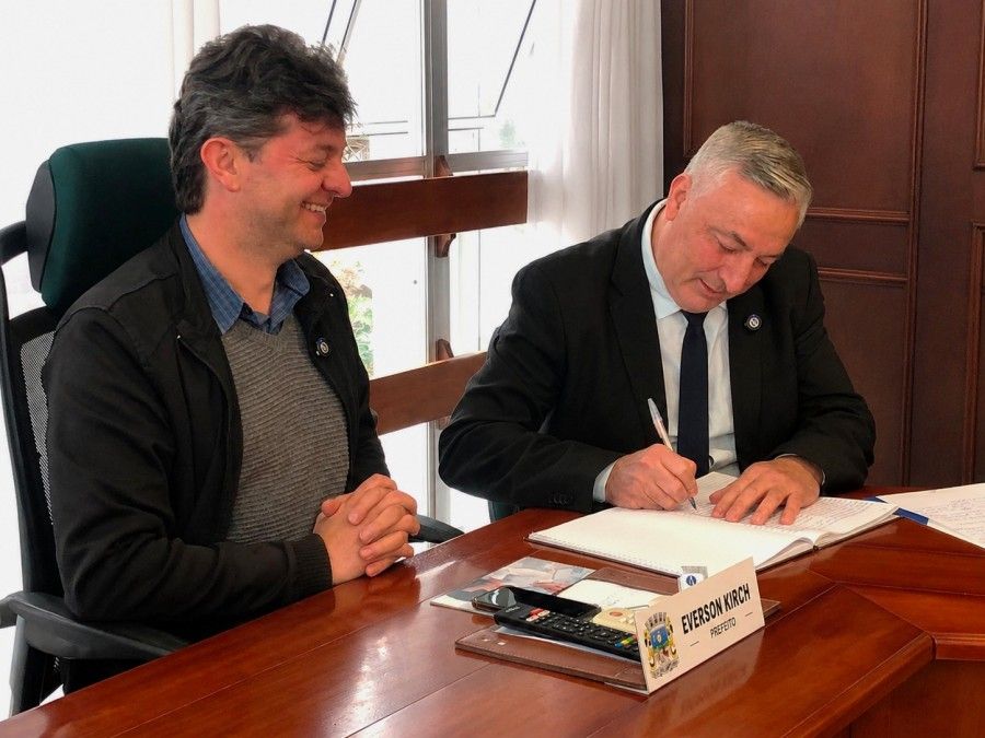 Jair Sauthier assume como prefeito em exercício de Carlos Barbosa