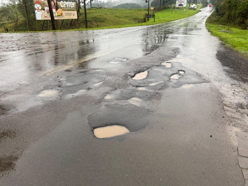Sem manutenção, VRS-813 vira “pista de obstáculos” entre Farroupilha e Garibaldi 
