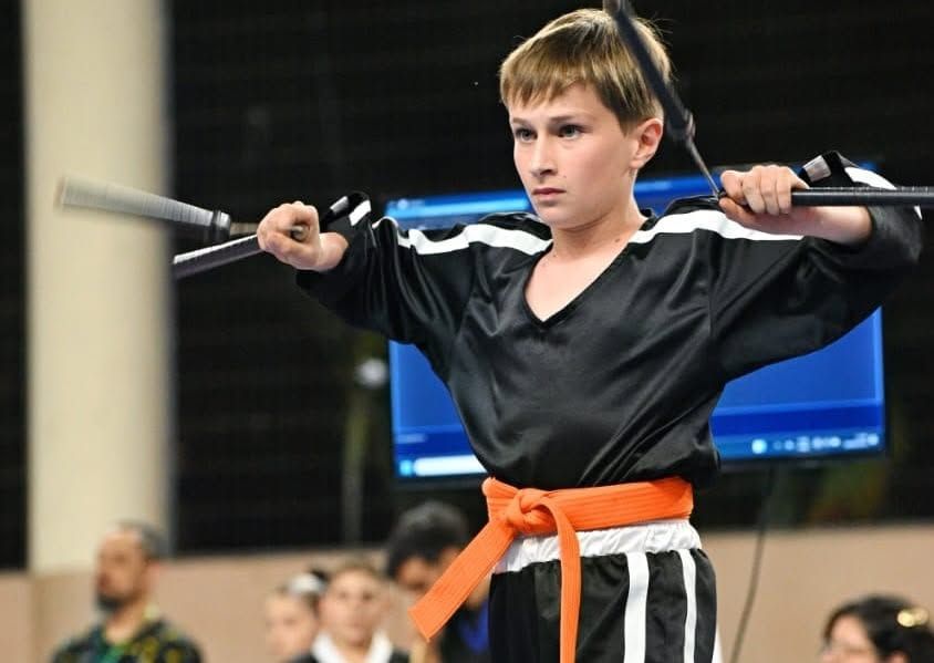 Aos 13 anos, garibaldense embarca para a Itália e encara o Mundial de Kickboxing