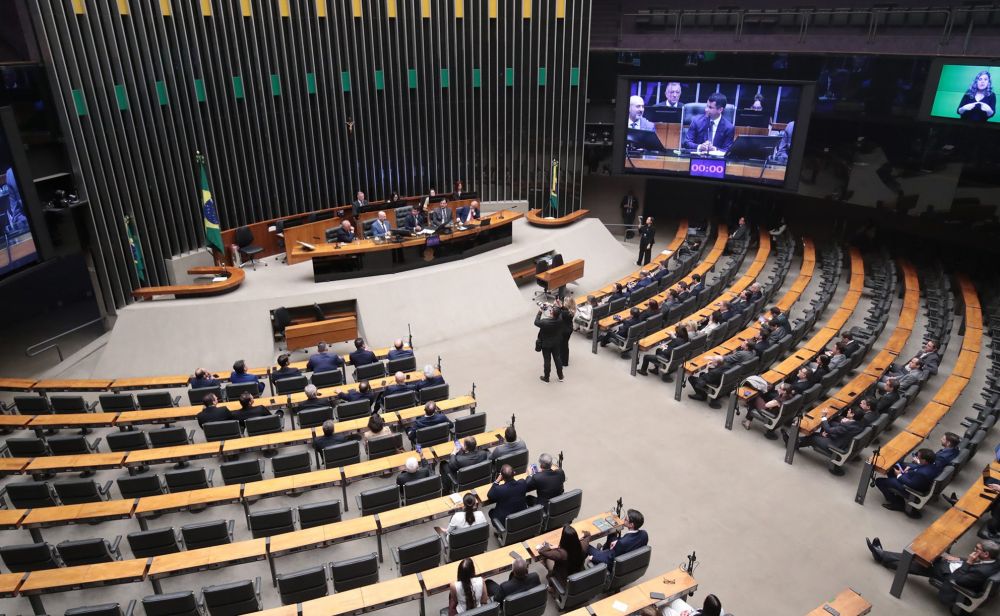 Serra ganha força em Brasília, e dois deputados ficam fora da Assembleia