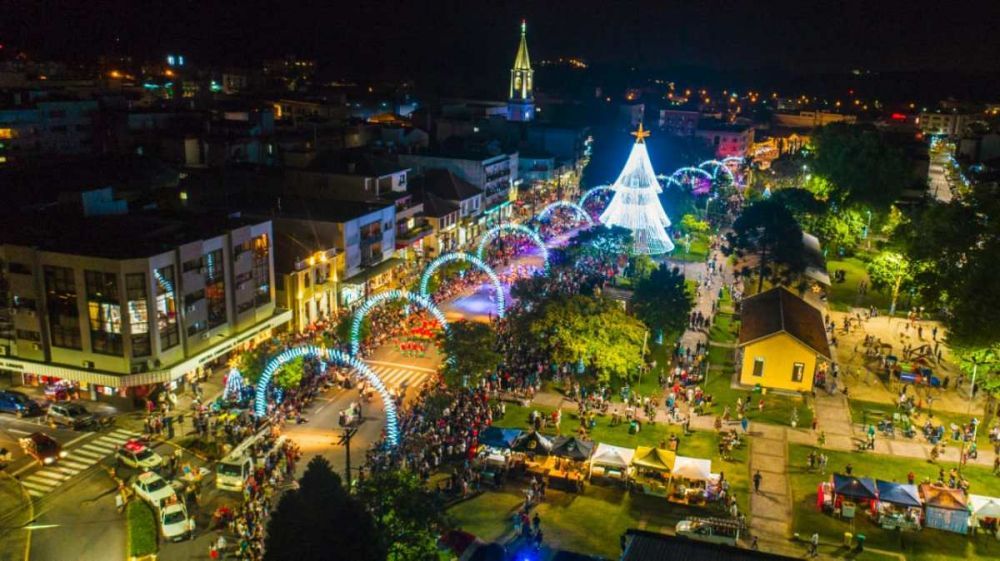 Natal de Carlos Barbosa terá decoração em 70 árvores do Centro